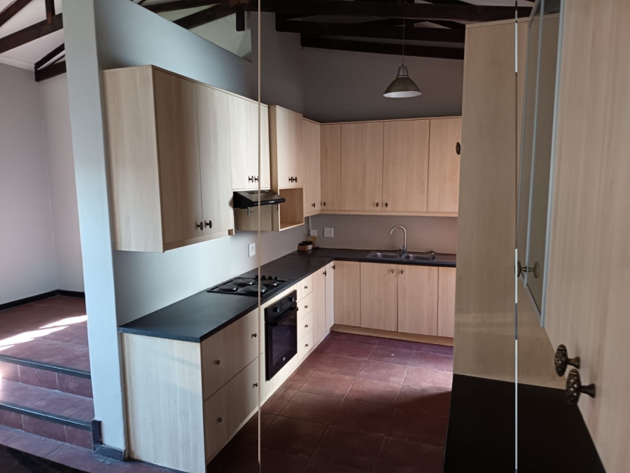 To Let 3 Bedroom Property for Rent in Hillside Free State